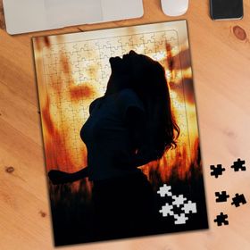 024952 Gülen Eğlenen Kız 240 Parça Puzzle Yapboz
