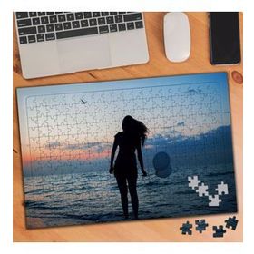 024954 Balon Tutan Kız Deniz 240 Parça Puzzle Yapboz