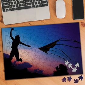 024987 Uçurtma Uçuran Kız 240 Parça Puzzle Yapboz