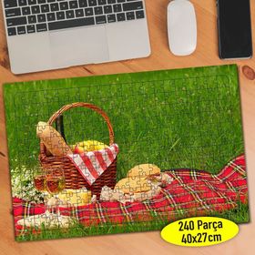 066 Yeşil Çimenler Üstünde Piknik Sepeti 240 Parça Puzzle Yapboz