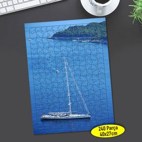 100062184 Deniz Ortasında Yelkenli Tekne 240 Parça Puzzle Yapboz