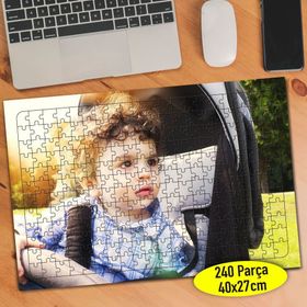 101074515 Parkta Sevimli Bebek 240 Parça Puzzle Yapboz