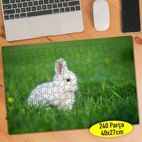 101914401 Bahçede Sevimli Beyaz Tavşan 240 Parça Puzzle Yapboz
