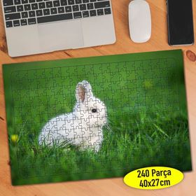 101914401 Bahçede Sevimli Beyaz Tavşan 240 Parça Puzzle Yapboz