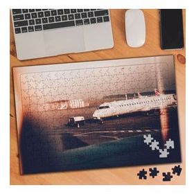 1031761 Havaalanı Uçak 240 Parça Puzzle Yapboz