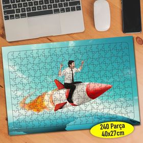 103230358 Hedefine Uçan Mutlu Adam 240 Parça Puzzle Yapboz