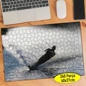 1061549 Denizde Sörf Yapan Genç Sporcu 240 Parça Puzzle Yapboz