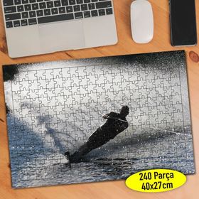 1061549 Denizde Sörf Yapan Genç Sporcu 240 Parça Puzzle Yapboz