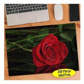 107346866 Siyah Zeminde Kırmızı Gül 240 Parça Puzzle Yapboz