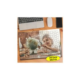 107956614 Dünya Küresini İnceleyen Çocuk 240 Parça Puzzle Yapboz