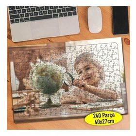107956614 Dünya Küresini İnceleyen Çocuk 240 Parça Puzzle Yapboz