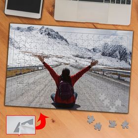 1111 Yol Mutlu Kadın Karlı Dağlar 240 Parça Puzzle Yapboz Tablo