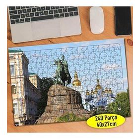 111894615 Ukrayna Meydanında Atlı Heykel 240 Parça Puzzle Yapboz