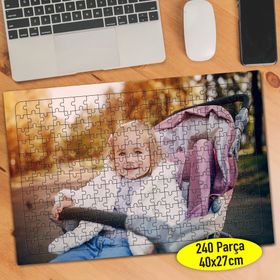 111991430 Gülümseyen Sevimli Bebek 240 Parça Puzzle Yapboz