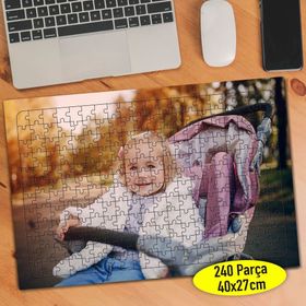111991430 Gülümseyen Sevimli Bebek 240 Parça Puzzle Yapboz