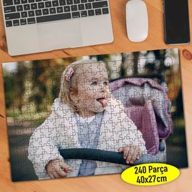 111991458 Gülümseyen Sevimli Bebek 240 Parça Puzzle Yapboz