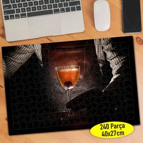 112759073 Kokteyl Hazırlayan Barmen 240 Parça Puzzle Yapboz