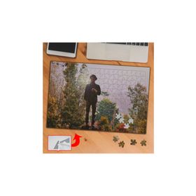 113391 Bitkilerin Arasındaki İnsan 240 Parça Puzzle Yapboz Tablo