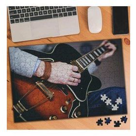 1281642 Gitar Çalma Beste Müzik Yapma 240 Parça Puzzle Yapboz