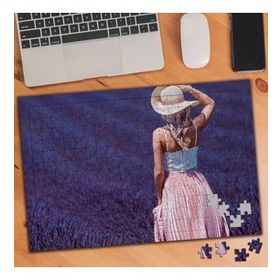 1335488 Lavanta Tarlasında Kız 240 Parça Puzzle Yapboz