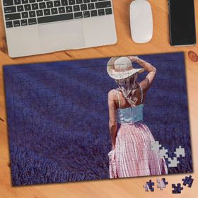 1335488 Lavanta Tarlasında Kız 240 Parça Puzzle Yapboz