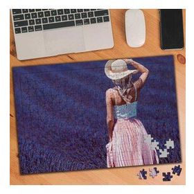 1335488 Lavanta Tarlasında Kız 240 Parça Puzzle Yapboz