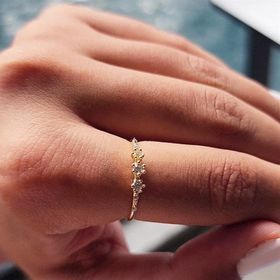 14 Ayar Altın Zirkon Sıra Taşlı Minimal Alyans