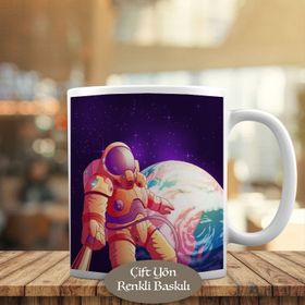 1441-2662 Pembe Galakside Süzülen Astronot Kupa Bardak