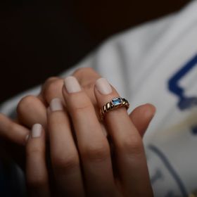 14k Altın Renkli Baget Taşlı Yüzük