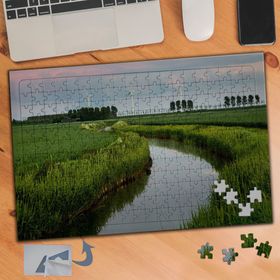 151 Yeşil Çimlerin Arasında Akar Su 240 Parça Puzzle Yapboz Tablo