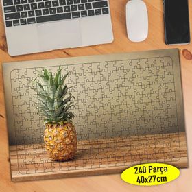 1583 Ahşap Masa Üstünde Ananas Meyve 240 Parça Puzzle Yapboz