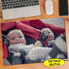 17335 Gülümseyen Yeni Doğan İkiz Bebek 240 Parça Puzzle Yapboz