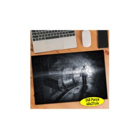 181577171 Karanlıkta Işığa Yürüyen Adam 240 Parça Puzzle Yapboz
