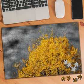 1841857 Karanlıklar İçindeki Sarı Ağaç 240 Parça Puzzle Yapboz