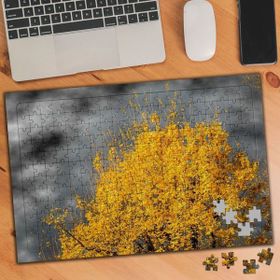 1841857 Karanlıklar İçindeki Sarı Ağaç 240 Parça Puzzle Yapboz