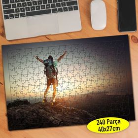 19362628 Gün Batımında Zirvedeki Adam 240 Parça Puzzle Yapboz