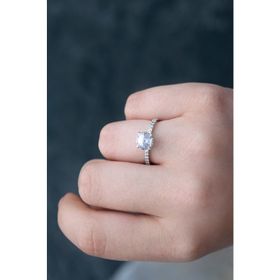 2.12 ct Kenarı Taşlı Pırlanta Topaz Tektaş Yüzük