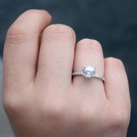 2.12 ct Kenarı Taşlı Pırlanta Topaz Tektaş Yüzük