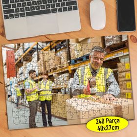 24494 İş Sektörü Depoda Çalışan İnsanlar 240 Parça Puzzle Yapboz