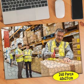 24494 İş Sektörü Depoda Çalışan İnsanlar 240 Parça Puzzle Yapboz