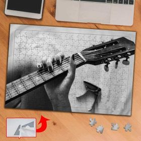 2598 Gitar Çalan Kız Müzik 240 Parça Puzzle Yapboz Tablo