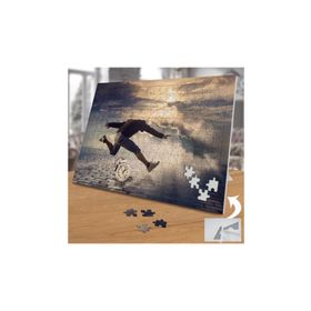 27439 Deniz Üstünde Uçan Adam 240 Parça Puzzle Yapboz