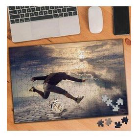 27439 Deniz Üstünde Uçan Adam 240 Parça Puzzle Yapboz