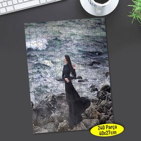 3 Deniz Kenarı Kayalıklar Üstünde Kadın 240 Parça Puzzle Yapboz