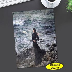 3 Deniz Kenarı Kayalıklar Üstünde Kadın 240 Parça Puzzle Yapboz