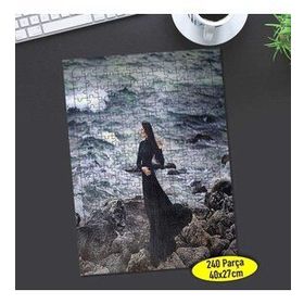 3 Deniz Kenarı Kayalıklar Üstünde Kadın 240 Parça Puzzle Yapboz