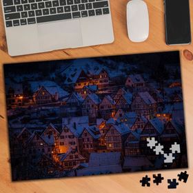 3076685 Kar Kaplı Kasaba 240 Parça Puzzle Yapboz