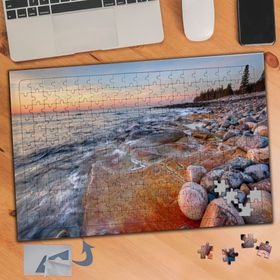 314 Deniz Kenarında Dağınık Taşlar 240 Parça Puzzle Yapboz Tablo