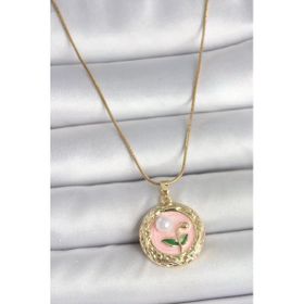 316L Çelik Gold Renk Zincir Pembe Çiçek İşlemeli İnci Detay Portre Model Kadın Kolye