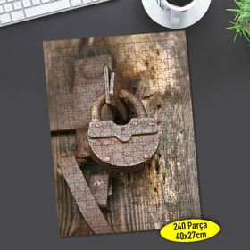 32316 Paslı Kilit ve Eskitme Tahta Kapı 240 Parça Puzzle Yapboz